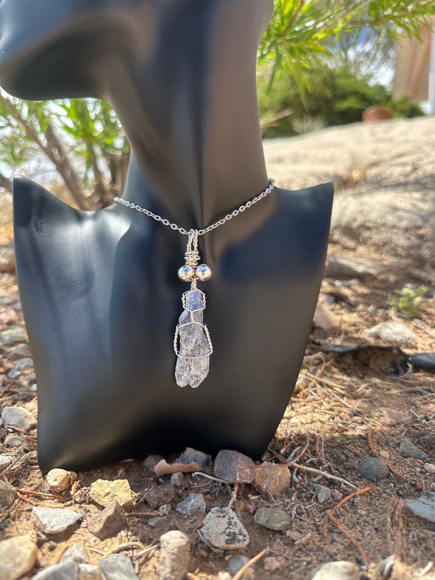 Blue kyanite w hematite