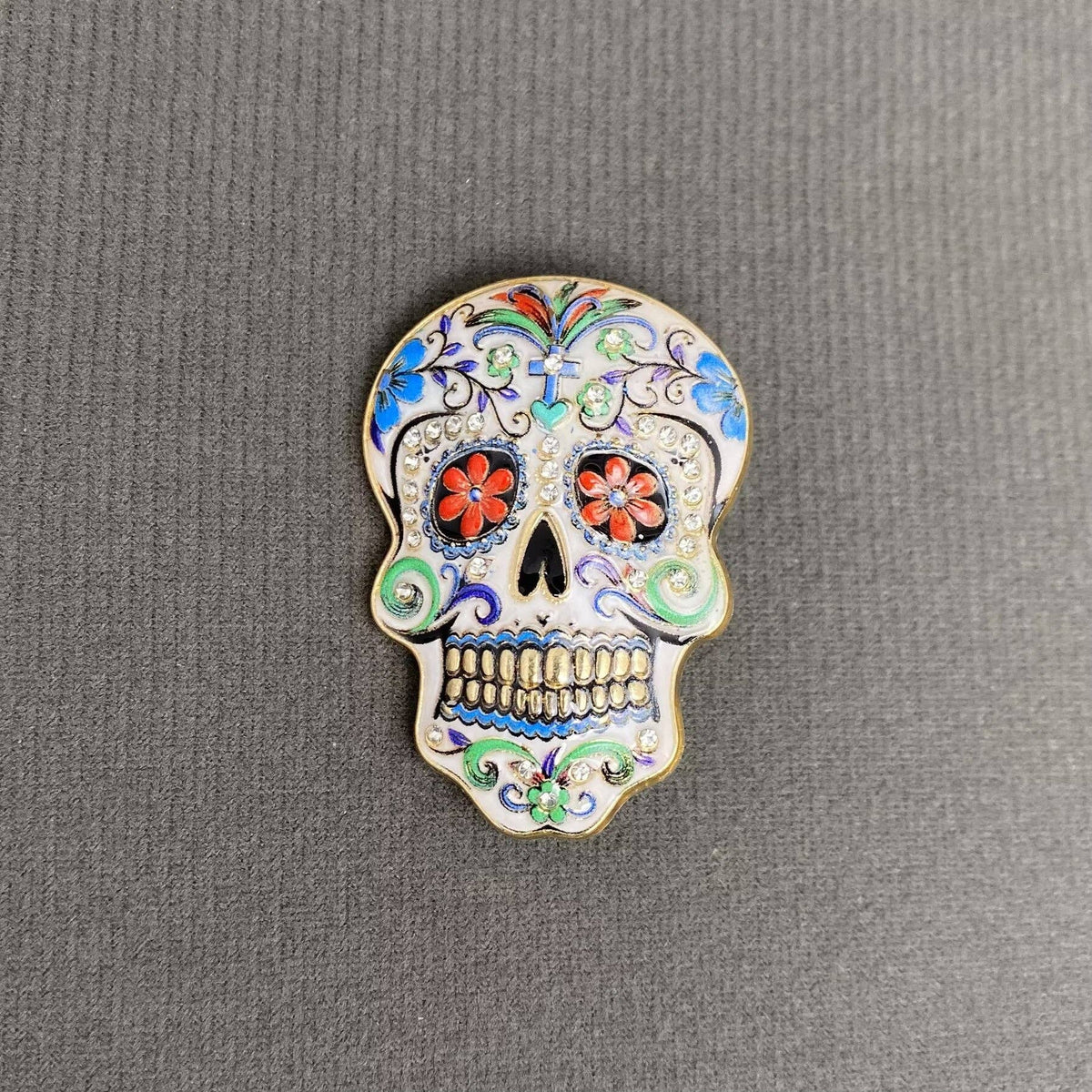 Halloween Colored Skull Brooch: Pink
