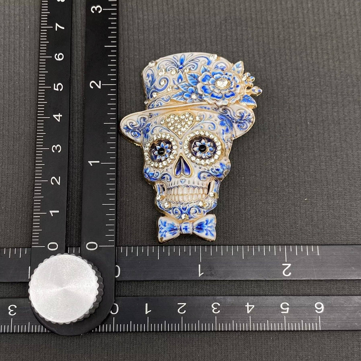 Skull With Top Hat Brooch: Red