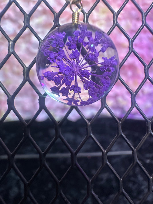 La Flor plant necklace purple