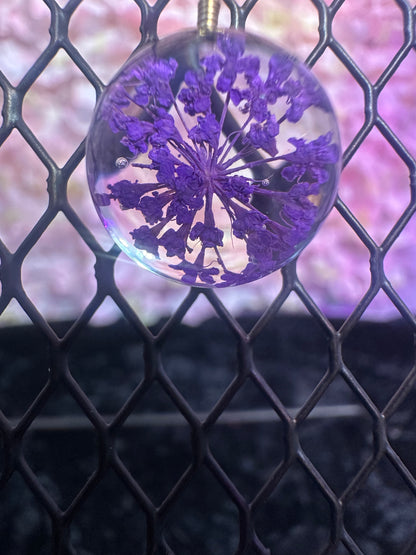La Flor plant necklace purple