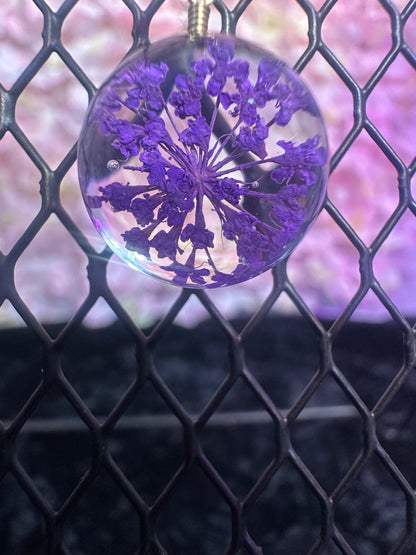 La Flor plant necklace purple