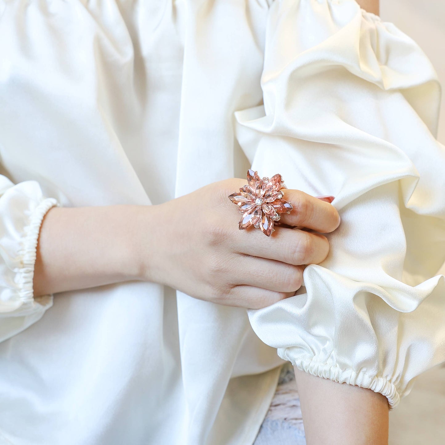 Rhinestone Crystal Flower Stretch Ring: Iridescent